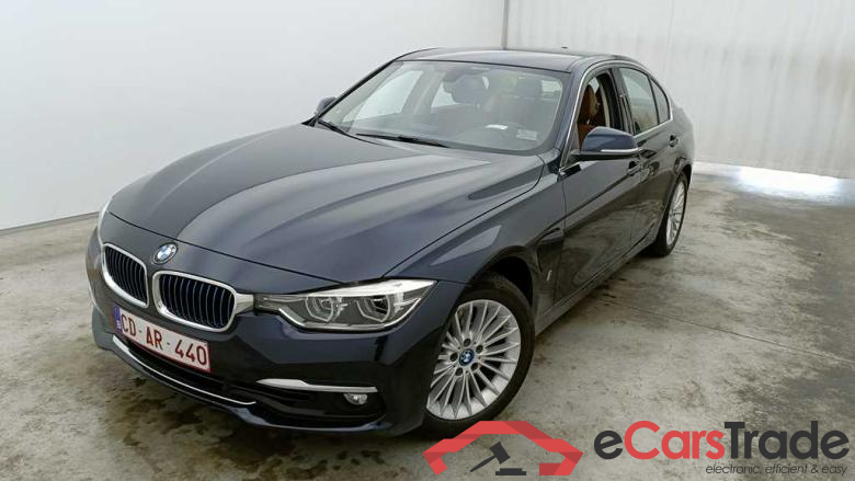BMW 3 Reeks Berline 330e iPerformance 4d Luxury Line Led, Leather