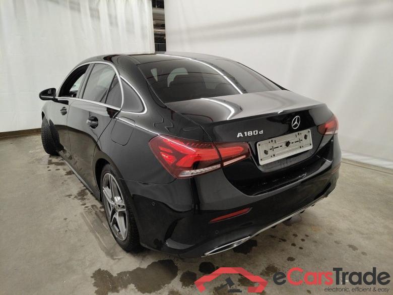 Mercedes A 180d AMG Aut. LED-Xenon Widescreen Navi Sport-Leather-Alcantara KeylessGo Klima PDC ... #4