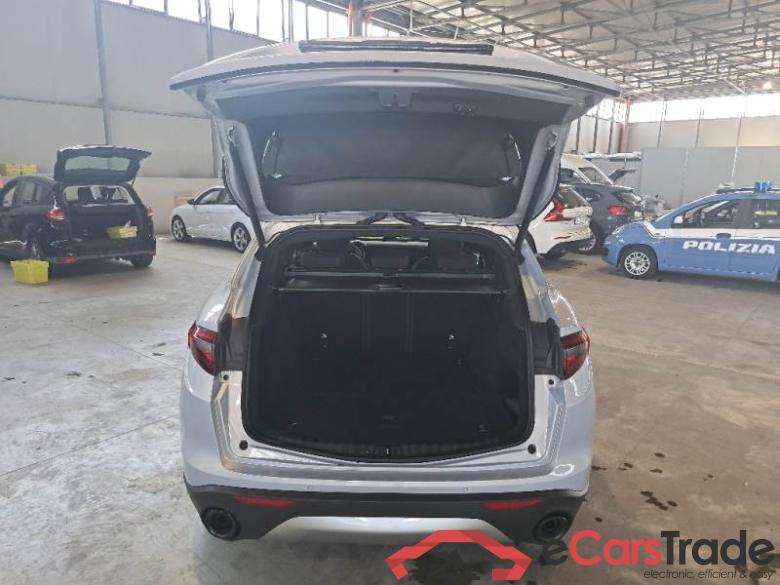AlfaRomeo 29 ALFA ROMEO STELVIO / 2017 / 5P / SUV 2.2 TURBO DIESEL 190CV AT8 Q4 SUPER #5