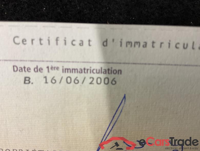 RENAULT Clio III Clio 1.4i 16v Authentique #3