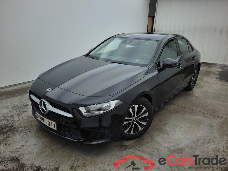 Mercedes-Benz A-Klasse Limousine A 180 Business Solution Essential 4d #1