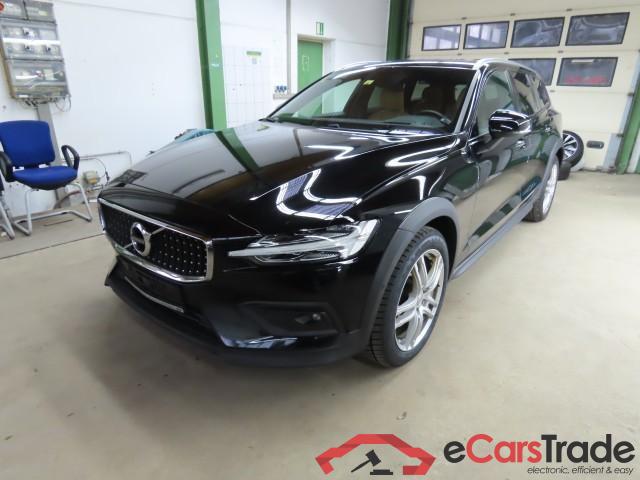 Volvo V60 CC ´18 V60 Cross Country Pro AWD 2.0 D4 140KW AT8 E6dT #1