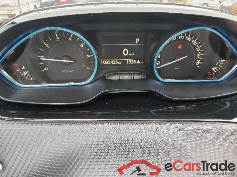 PEUGEOT 2008 (03.2013->) DE - SUV5 1.2 PureTech 110 EU6d-T, Allure (EURO 6d-TEMP), (Facelift) 2018 - 2019 #6