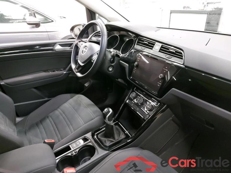 VOLKSWAGEN - VW  TOURAN TDi 122PK Highline Pack Business Plus & Nav Discover Media & Winter Pack &  Power Tailgate & PDC #3