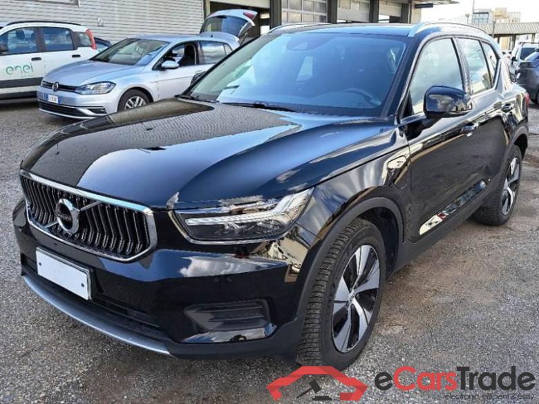 Volvo 235 VOLVO XC40 / 2017 / 5P / SUV T4 PLUG-IN HYBRID AUTO RECH INSCRIP EXPR #1