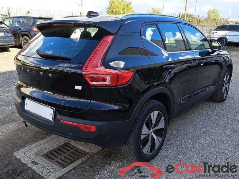 Volvo 235 VOLVO XC40 / 2017 / 5P / SUV T4 PLUG-IN HYBRID AUTO RECH INSCRIP EXPR #2
