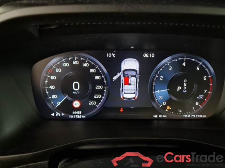 Volvo 77 VOLVO XC40 / 2017 / 5P / FUORISTRADA T2 AUTOMATICO MOMENTUM CORE N1 #4