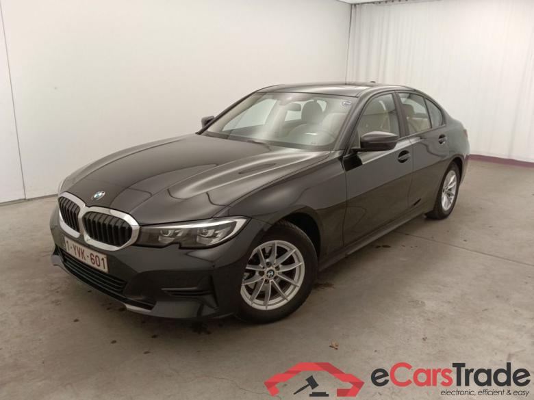 BMW 3 Reeks Berline 318dA (100 kW) 4d #4