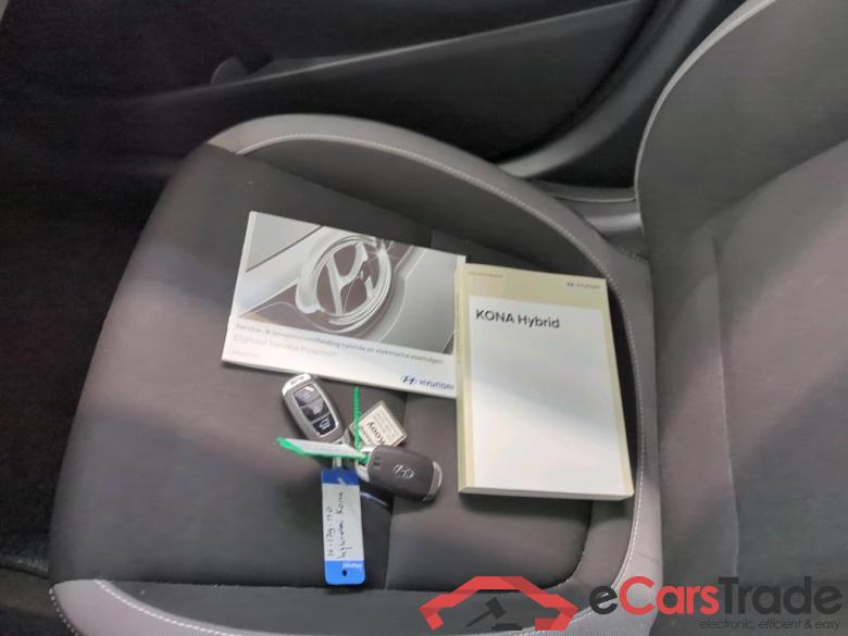 Hyundai Kona '17 Hyundai KONA 1.6 GDI HEV Fashion 5d #4