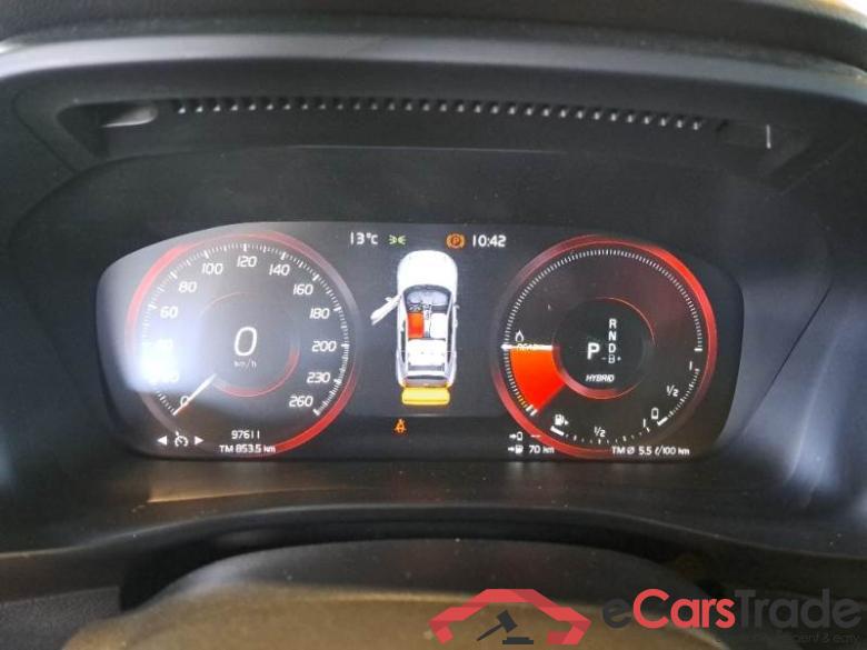 Volvo 65 VOLVO XC40 / 2017 / 5P / SUV T5 TWIN ENGINE GEARTRONIC BUSINESS PLUS #4