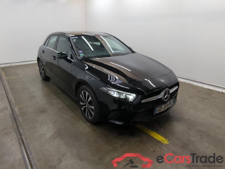 Mercedes A 250 e Business Line 8G-DCT MERCEDES-BENZ Classe A Compact / 2018 / 5P / Berline A 250 e Business Line 8G-DCT #4