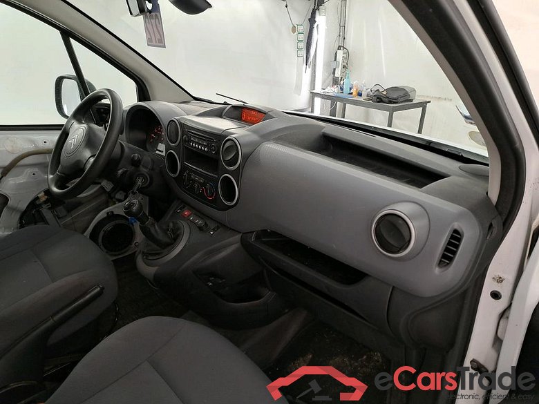 Citroen HDi 90 BVM Confort 21L2 Cabine App. Berlingo Cabine Approfondie VU 4p Fourgonnette HDi 90 BVM Confort 21 L2 / ECLAIRAGE + PB CENTRALISATION + NEIMAN + AMORTISSEURS  #5