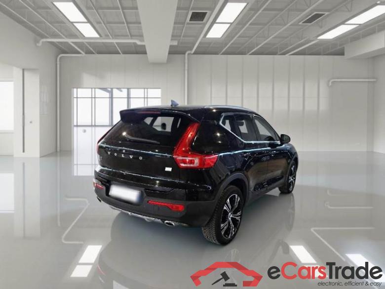 Volvo 228 VOLVO XC40 / 2017 / 5P / SUV T5 PLUG-IN HYBRID AUTO RECH INSCRIP EXPR #2