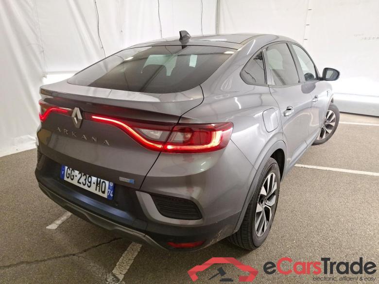 Renault  Arkana / 2021 / 5P / SUV R.S. Line E-TECH 145 -21B / VH SUR PARC #3