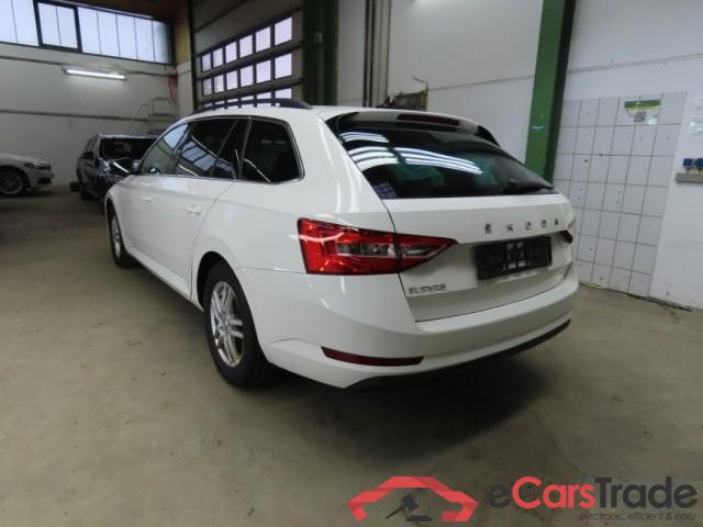 Skoda Superb Wagon ´15 Superb Combi Ambition 2.0 TDI 110KW AT7 E6d #2