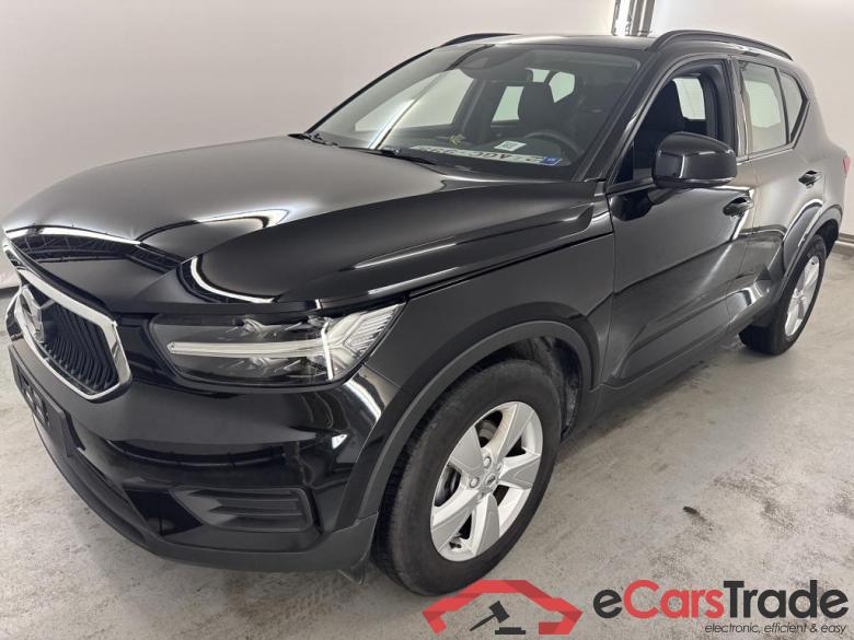VOLVO XC40 1.5 T2 MOMENTUM CORE #1