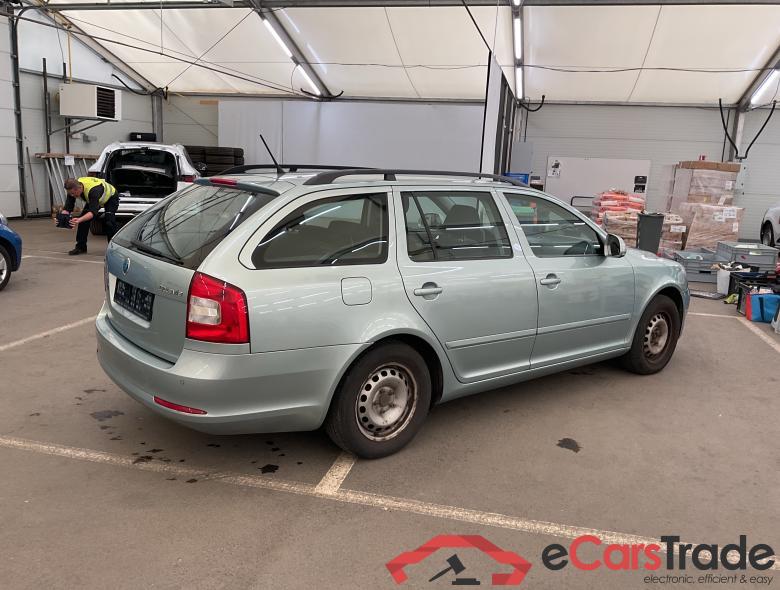 SKODA Octavia Combi O COMBI A5 AMBI 1,6CR 77KW 105CV 5V DPF #2