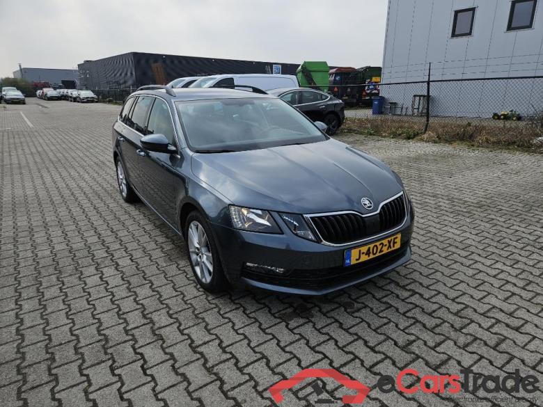 SKODA Octavia Combi 110 kW #4