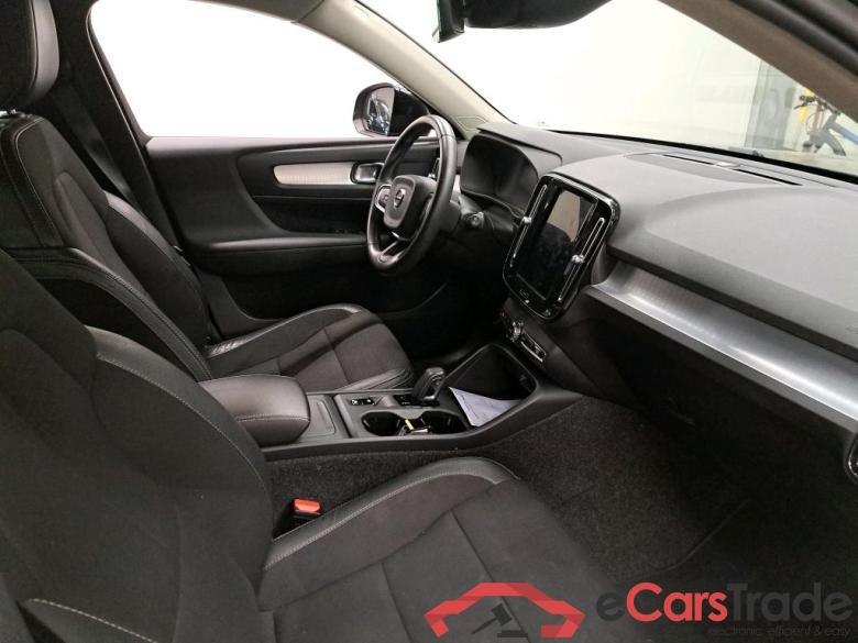 VOLVO - VOL XC40 D3 150PK Geartronic Momentum Pro With Park Assist #3