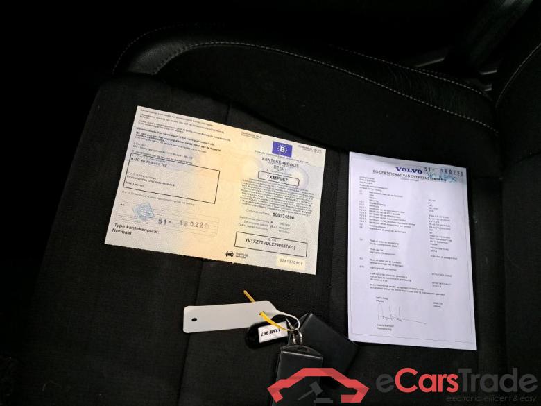VOLVO - VOL XC40 D3 150PK Geartronic Momentum Pro With Park Assist #4