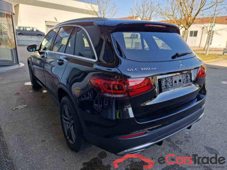 MERCEDES-BENZ GLC -Klasse (BM 253)(06.2015->) DE - SUV5 GLC 300 de EU6d, de AMG Line 4Matic (EURO 6d), (Facelift) 2020 - 2022 #4