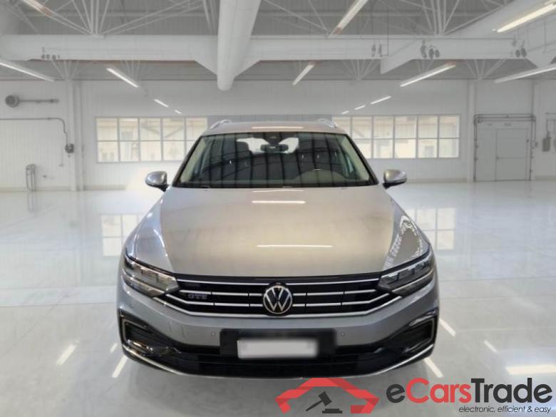 Volkswagen 14 VOLKSWAGEN PASSAT / 2019 / 5P / STATION WAGON VAR. 1.4 PLUG IN HYBRID GTE DSG #6