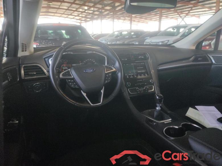 Ford 2.0 TDCi 110kW (150CV) Titanium 235 FORD Mondeo / 2014 / 5P / berlina con portón 2.0 TDCi 110kW (150CV) Titanium 235 #3