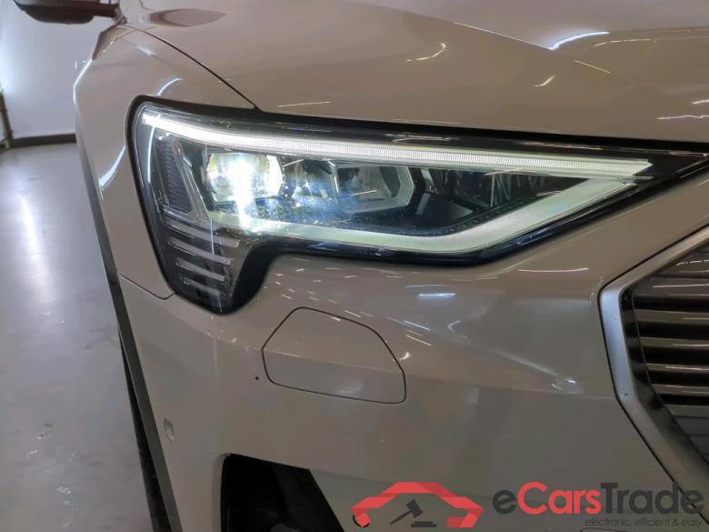 AUDI e-tron  #4
