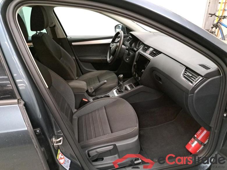 SKODA - SKO OCTAVIA COMBI CRTDI 115PK Ambition Pack Ultimate & Heated Seats & PDC Front & Rear & Removable Trailer Hook #3