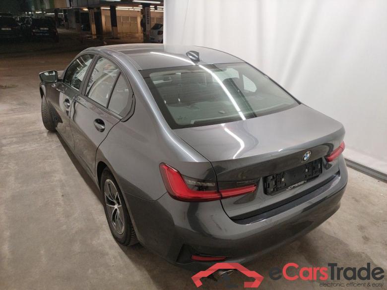 BMW 3 Reeks Berline 318dA (100 kW) 4d #3