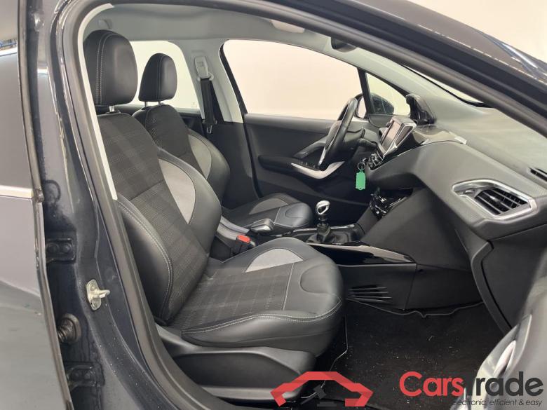 Peugeot 2008 16-19 Peugeot 2008 Allure 1.2 Puretech 110 5d #3