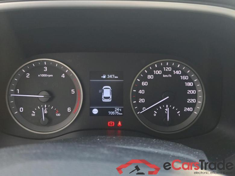 Hyundai 1.6 CRDI 85kW (116CV) 48V SLE 4X2(SP)(SL) HYUNDAI Tucson / 2018 / 5P / todoterreno 1.6 CRDI 85kW (116CV) 48V SLE 4X2(SP)(SL) #4