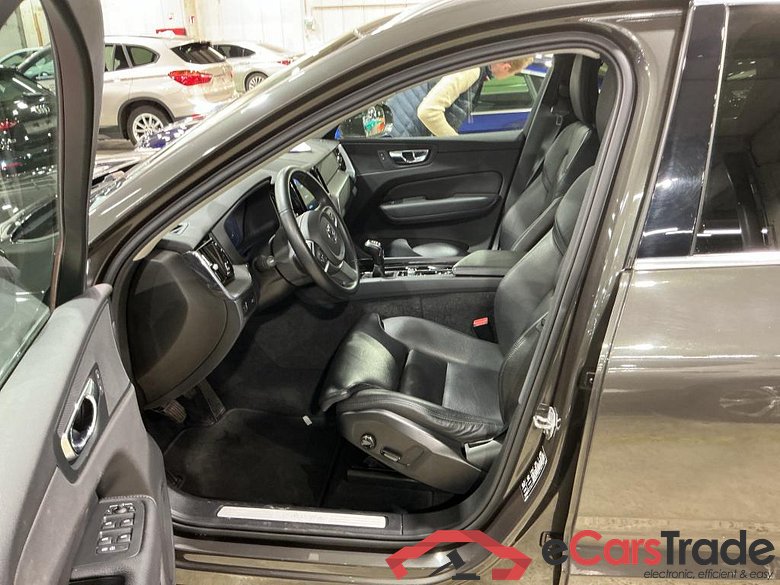 VOLVO XC60 2.0 D3 MOMENTUM PRO Business Pro Park Assist #5