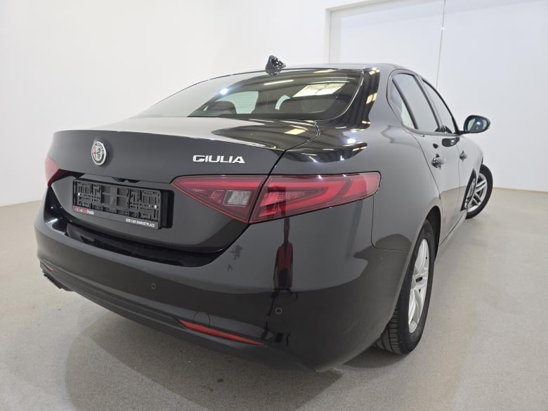 Alfa Romeo Giulia 2.2d Aut. Navi KeylessGo Camera Klima PDC ... #4