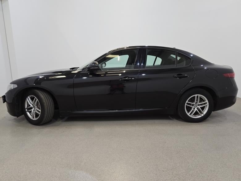 Alfa Romeo Giulia 2.2d Aut. Navi KeylessGo Camera Klima PDC ... #2