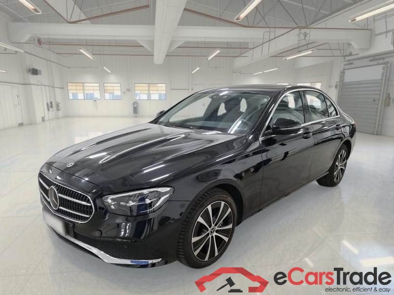 Mercedes 12 MERCEDES-BENZ CLASSE E / 2020 / 4P / BERLINA E300 DE EQ-POWER BUSINESS SPORT
