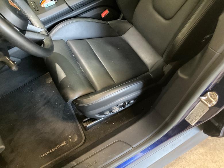 Porsche Taycan Performance 84kWh Pano LED Virtual Navi-Pro Bose Sport-Leather KeylessGo Camera Klima PDC ... #5