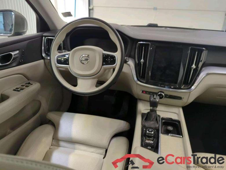 VOLVO V60 2.0 T4 Moment.Pro #3