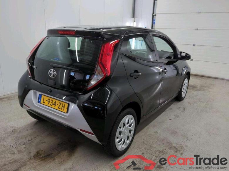 TOYOTA Aygo 1.0 VVT-i x-play #2