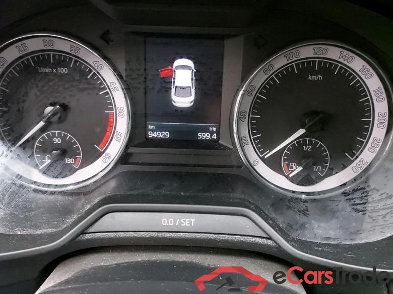 SKODA - SKO OCTAVIA CRTDI 115PK DSG7 GreenTec Ambition & GPS & Comfort & Adaptive Cruise & Heated Seats & Rear Camera #5