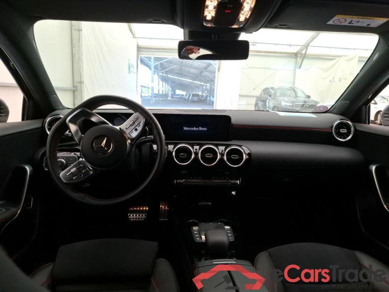 Mercedes A 250 e AMG Line 8G-DCT MERCEDES-BENZ Classe A Compact / 2018 / 5P / Berline A 250 e AMG Line 8G-DCT #5