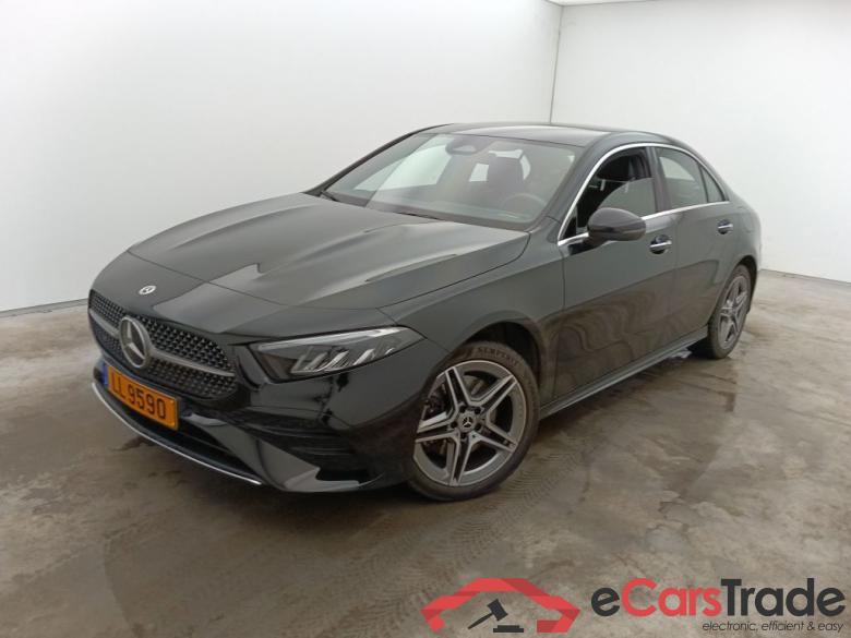 MERCEDES CLASSE A SEDAN (V177) - 2023 A 250 e PHEV AMG Line (160 kW) 4d #2