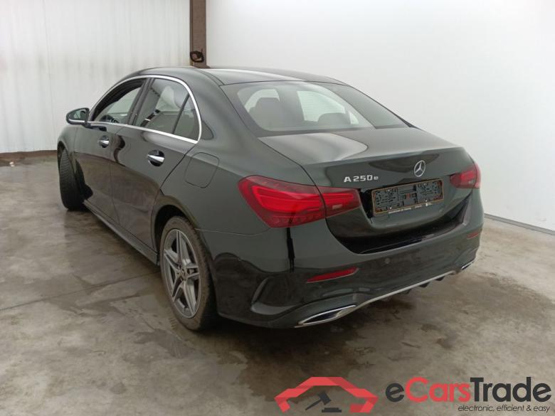 MERCEDES CLASSE A SEDAN (V177) - 2023 A 250 e PHEV AMG Line (160 kW) 4d #4