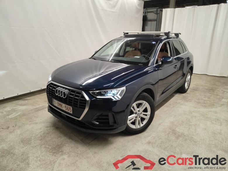 Audi Q3 35 TDI S Tronic Business Edition 5d #3