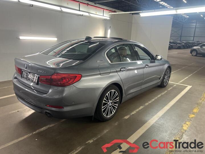 BMW 530e Hybrid iPerformance Aut. Pano LED-Xenon Ambient Navi Sport-Leather KeylessGo Camera Klima PDC ... #3