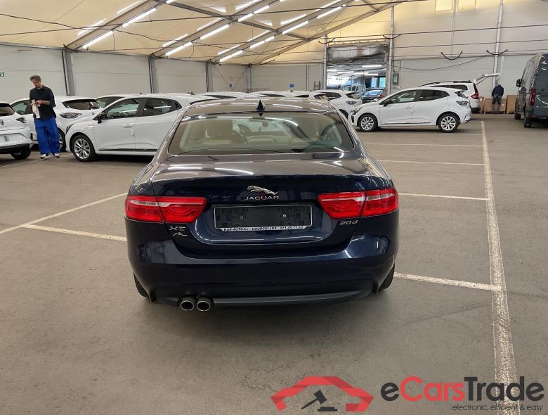 JAGUAR XE Dsl 2.0 D AWD Prestige #3