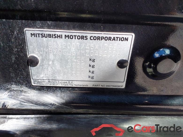 MITSUBISHI Eclipse Kaiteki 2.4 PHEV 180CV Cross #5