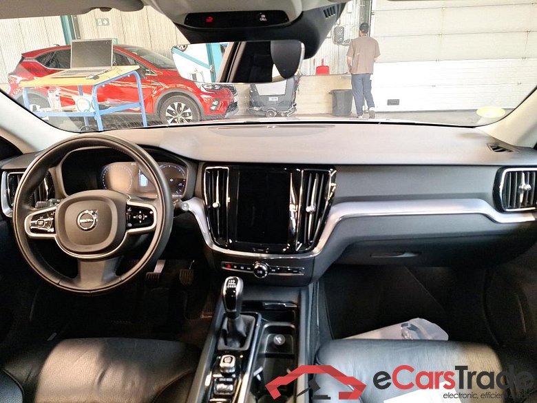 VOLVO V60 DIESEL - 2018 2.0 D3 Momentum Pro #5