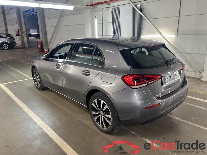 Mercedes A-Klasse A-Klasse A 250 e (PHEV) 160kW/218pk  5D/P Auto-8 #3