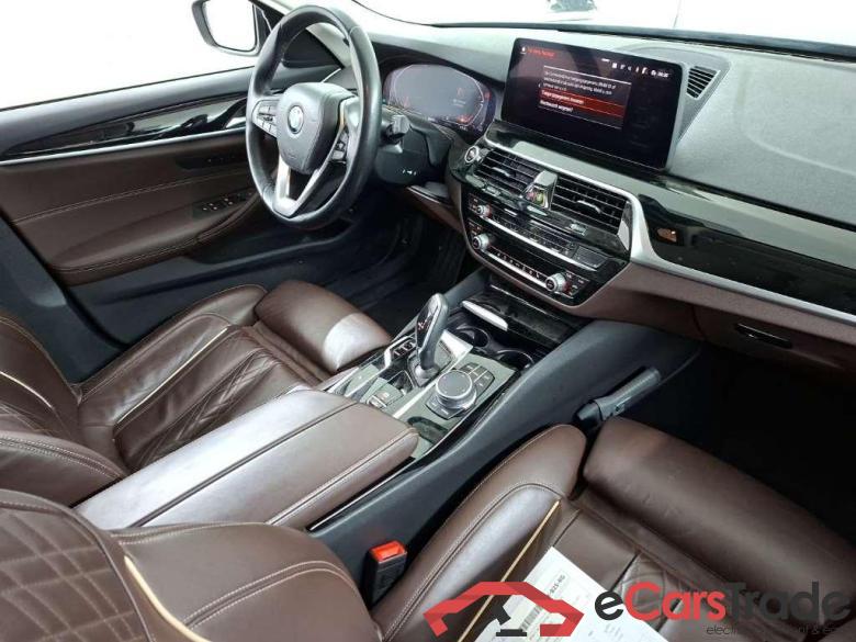 BMW 5-serie Touring 520iA 5D 135kW #6